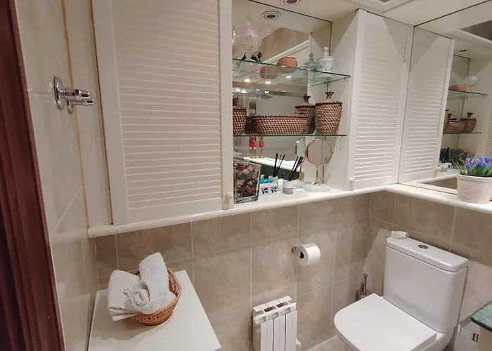 Habitación Con Baño Privado En El Centro De * Bilbao